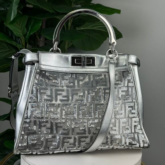 A214💎✨Authentic  FENDI  PVC Vitello Catalan Sequin Iconic Satchel Argento - Picture 1 of 4